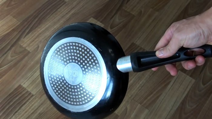 Удаляем многолетний нагар со сковороды