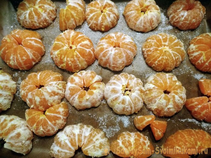 Быстрый и очень сочный пирог с мандаринами