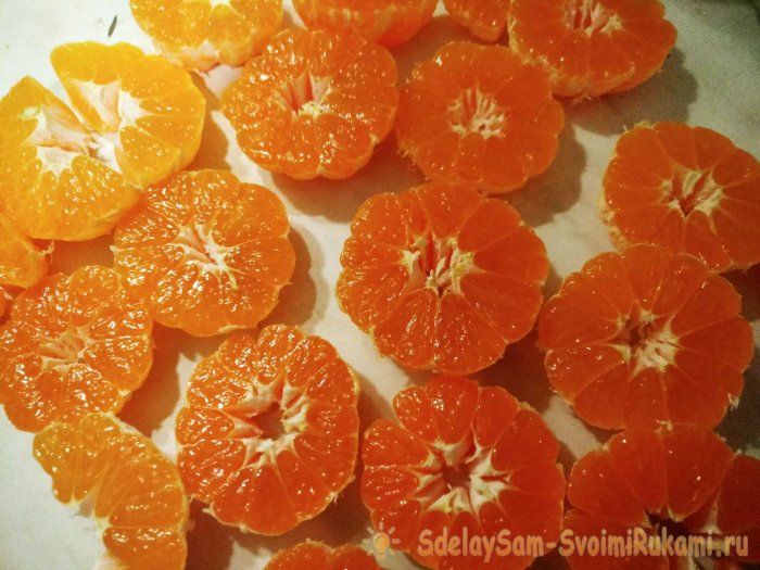 Быстрый и очень сочный пирог с мандаринами