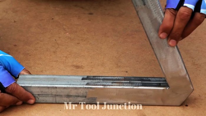 Как сделать необычный аккуратный изгиб профильной трубы под любой угол