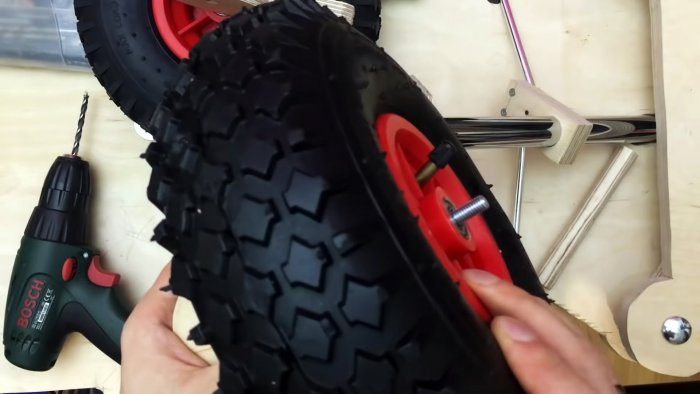 Как сделать детский электромобиль из фанеры и шуруповерта