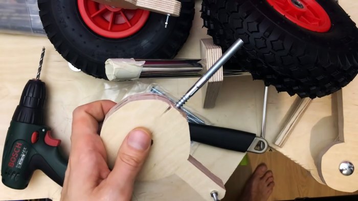 Как сделать детский электромобиль из фанеры и шуруповерта