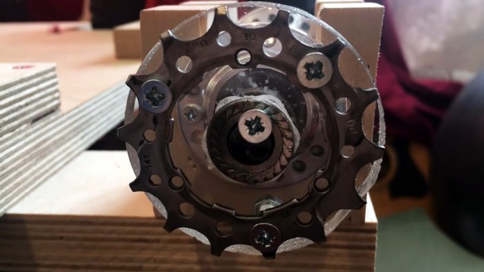 Как сделать детский электромобиль из фанеры и шуруповерта