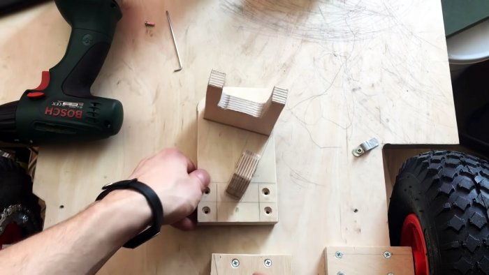 Как сделать детский электромобиль из фанеры и шуруповерта