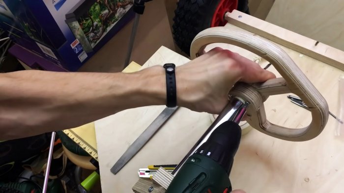 Как сделать детский электромобиль из фанеры и шуруповерта