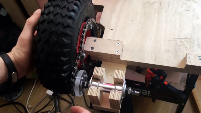 Как сделать детский электромобиль из фанеры и шуруповерта