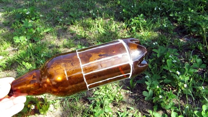 С такой вертушкой из ПЭТ бутылки птицы будут облетать ваш участок