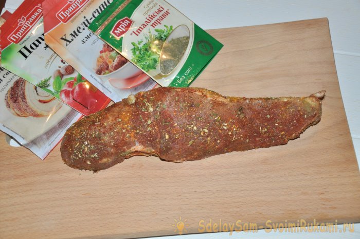 Бастурма из свинины в холодильнике