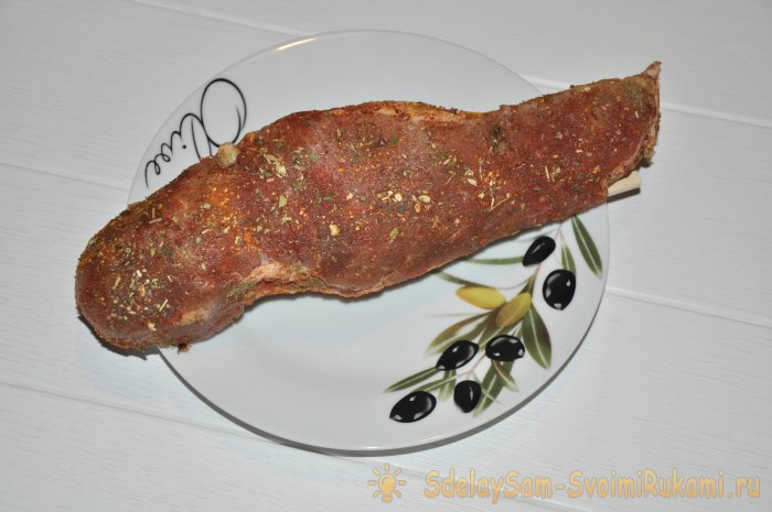 Бастурма из свинины в холодильнике