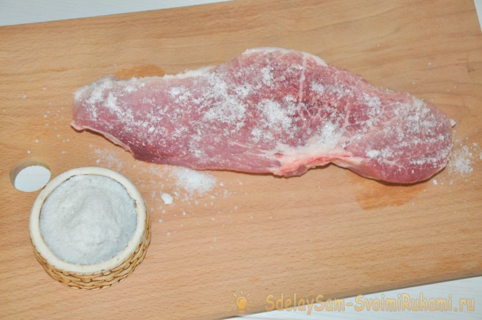 Бастурма из свинины в холодильнике