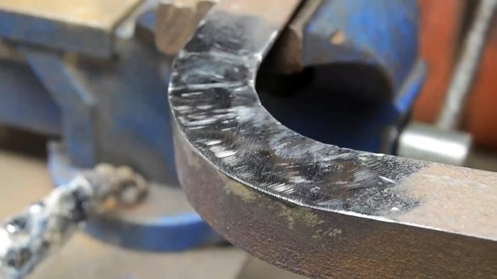 Как сделать идеальный изгиб уголка или профильной трубы подрезкой без гибки