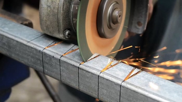 Как сделать идеальный изгиб уголка или профильной трубы подрезкой без гибки