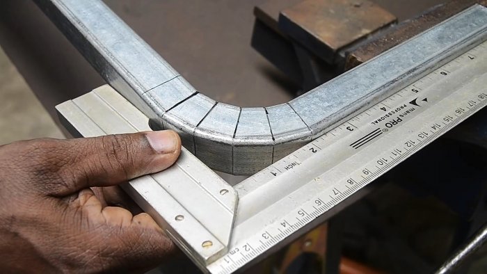 Как сделать идеальный изгиб уголка или профильной трубы подрезкой без гибки