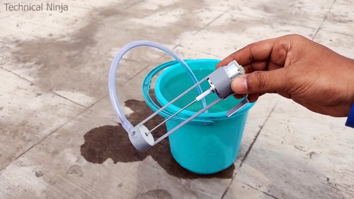 Мини помпа из ПВХ трубы