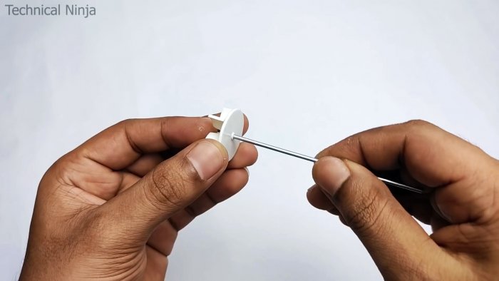 Мини помпа из ПВХ трубы